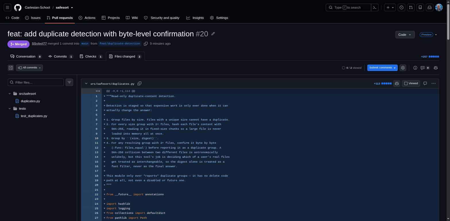 Вкладка Files changed настоящего Pull Request репозитория Cartesian-School/safesort: добавленный файл duplicates.py, статус Merged